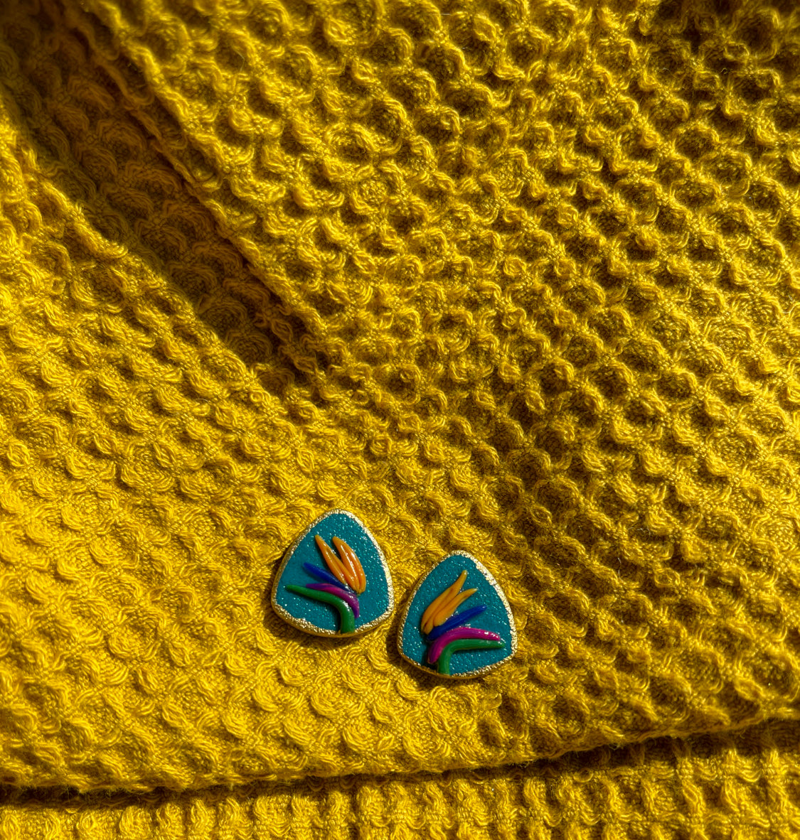 Ave del Paraiso Studs