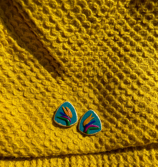 Ave del Paraiso Studs